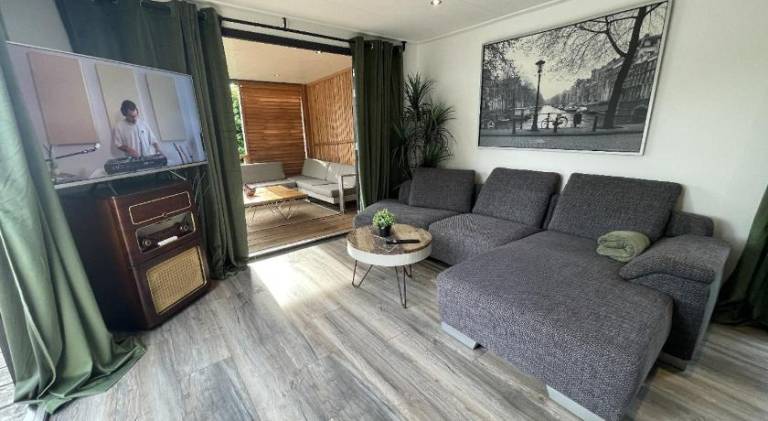 Chalet with pool | Pets are welcome — photo 2