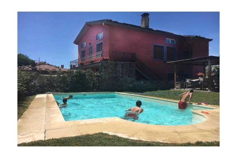 Fully equipped nice house with grill, yard & pool | Pets allowed — photo 4