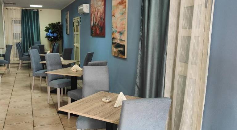 Pleasant serviced apartment with patio | Dogs allowed — photo 4