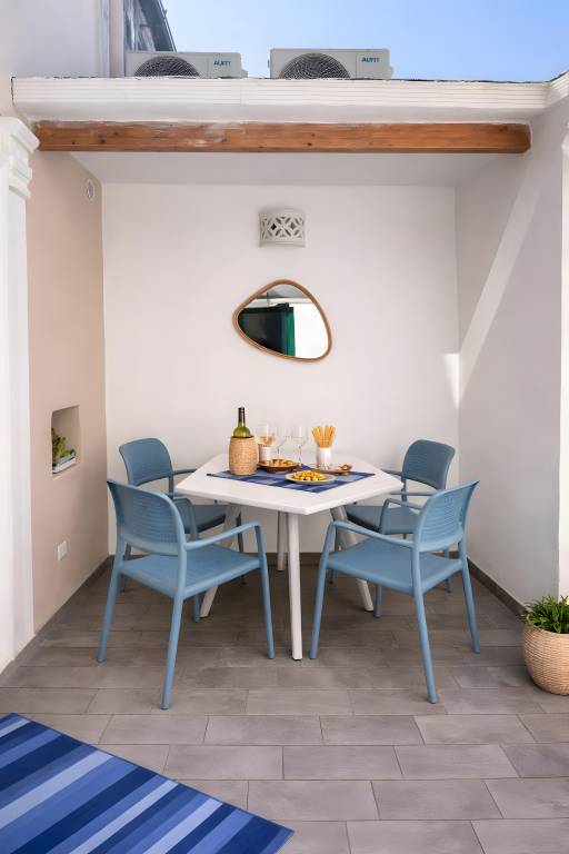 Apartment 'Light Blue Room' with Sea View, Wi-Fi and Air Conditioning — photo 4