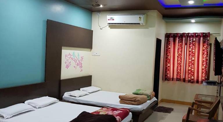 Shri Radhe Krishna Hotel — photo 5
