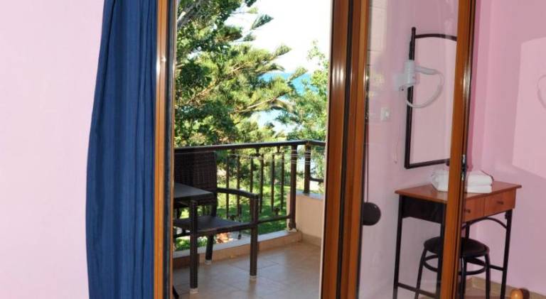 Pleasant rental apartment with patio | Beach nearby | Pet-friendly — photo 2