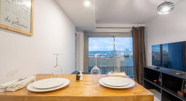 Lovely holiday apartment with patio & garden | Pets allowed — photo 3