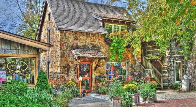 Nice vacation home with hot tub | Pets allowed — photo 4