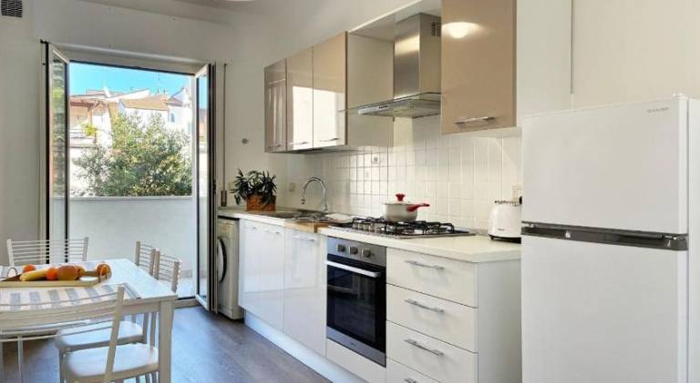 Apartment with 2 rooms for 6 persons — photo 3