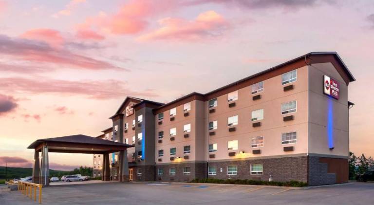 Best Western Plus Peace River Hotel & Suites in Peace River, AB