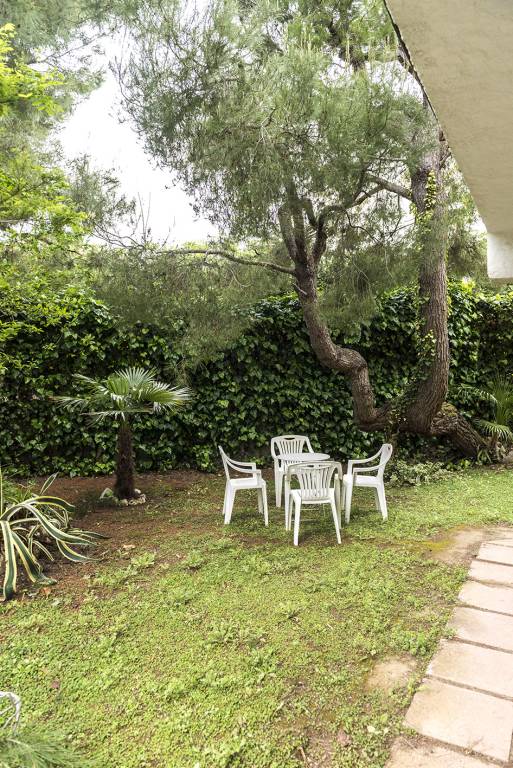 Holiday apartment with yard | Garden view — photo 5