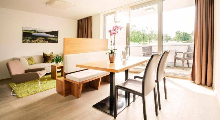 Serviced apartment with pool, terrace & yard | Dogs allowed — photo 4