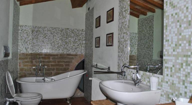 Vacation home with yard, terrace & barbeque | Pet-friendly — photo 2