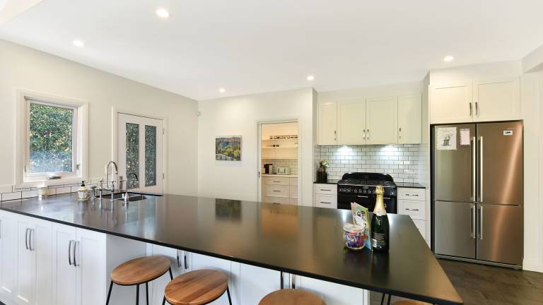 House Leura