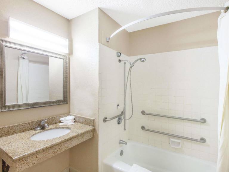 Americas Best Value Inn Lafayette — photo 5