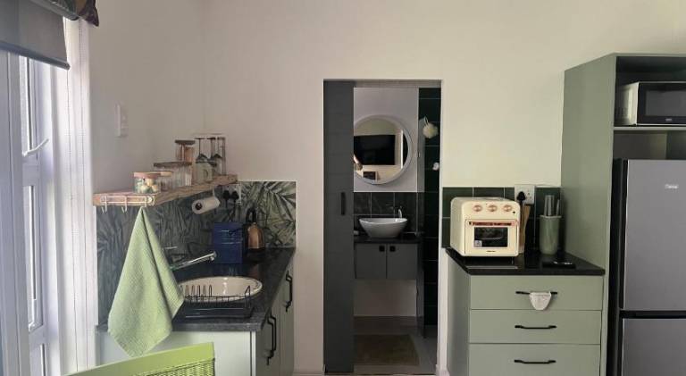carol close1 small apartment