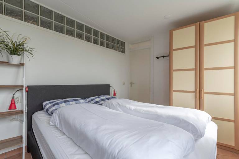 Rental apartment with yard — photo 2