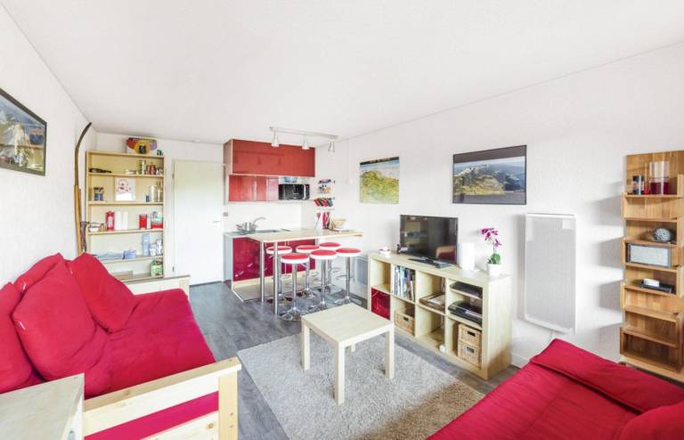 2nd floor, view mountain, balcony, tv, 29m², Villard de Lans — photo 2
