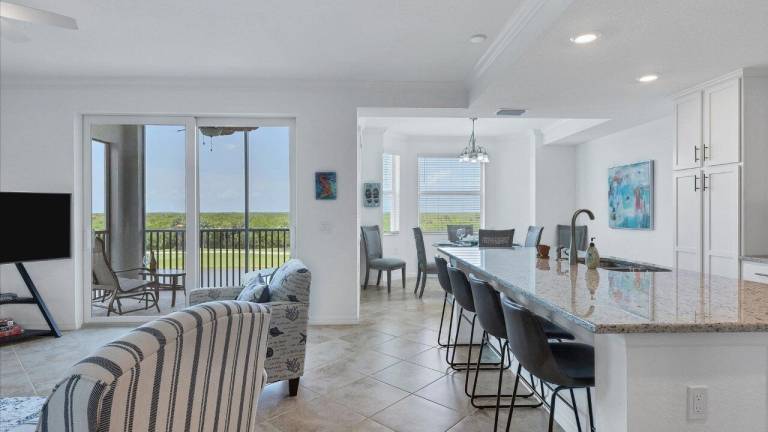 Condo with private pool, hot tub & yard | Water view — photo 5