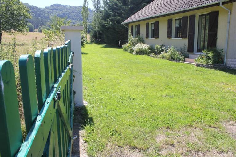 Cottage Chambon-sur-Lac