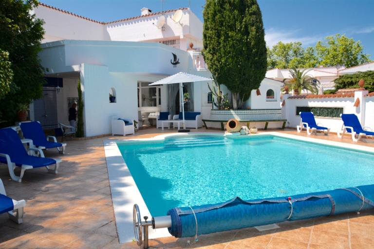 Villa Roses