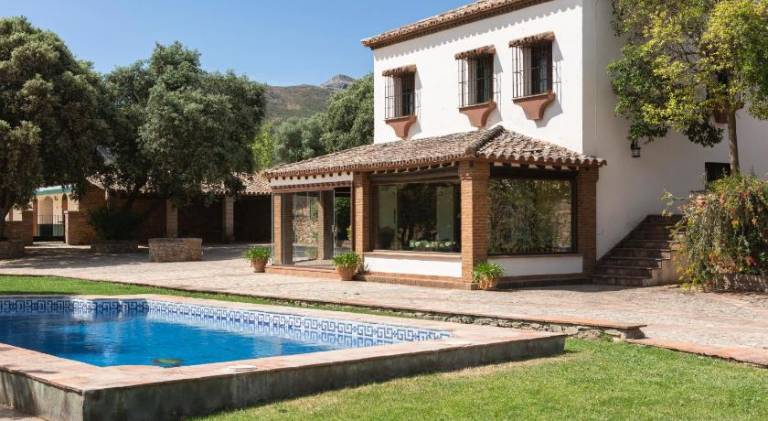 House with yard, BBQ & private pool | Suitable for remote work — photo 3