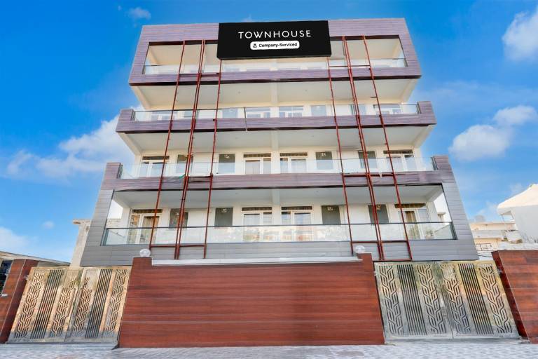 Super Townhouse Sector 1 Manesar in Gurugram