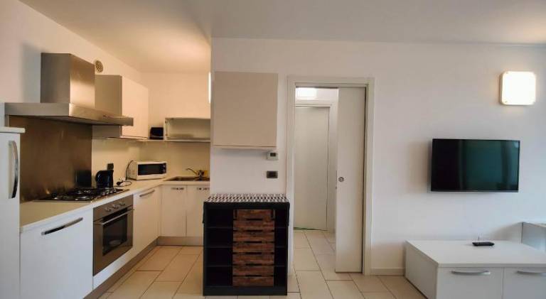 Fully equipped apartment with patio & heated pool | Next to the beach | Suitable for remote work | Pets are welcome — photo 3