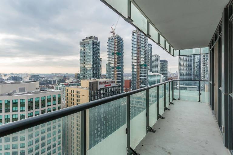 Toronto Rooms and Suites — photo 3