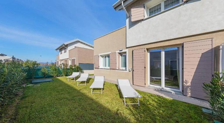 Villa with patio, yard & private pool — photo 5
