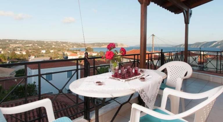 Pleasant apartment with terrace | Beach nearby | Dogs allowed in Pylos-Nestoras