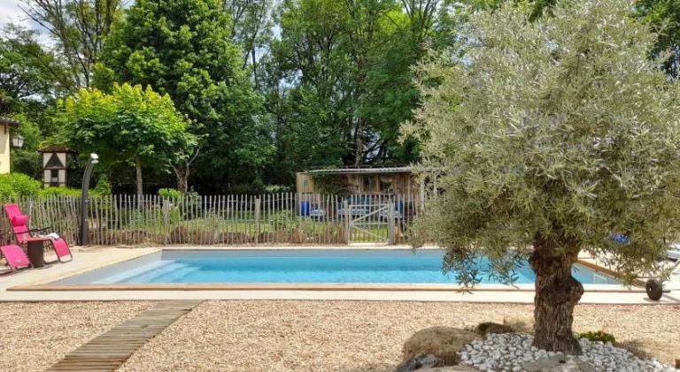 Charming vacation home with yard, pool & patio | Dogs allowed in Figeac