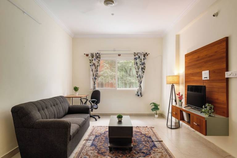 Apartment Teacher's Colony