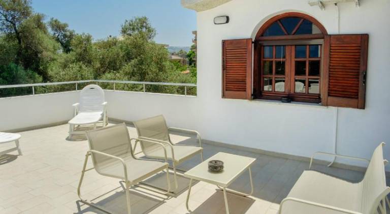 Villa with 5 rooms for 8 persons — photo 4