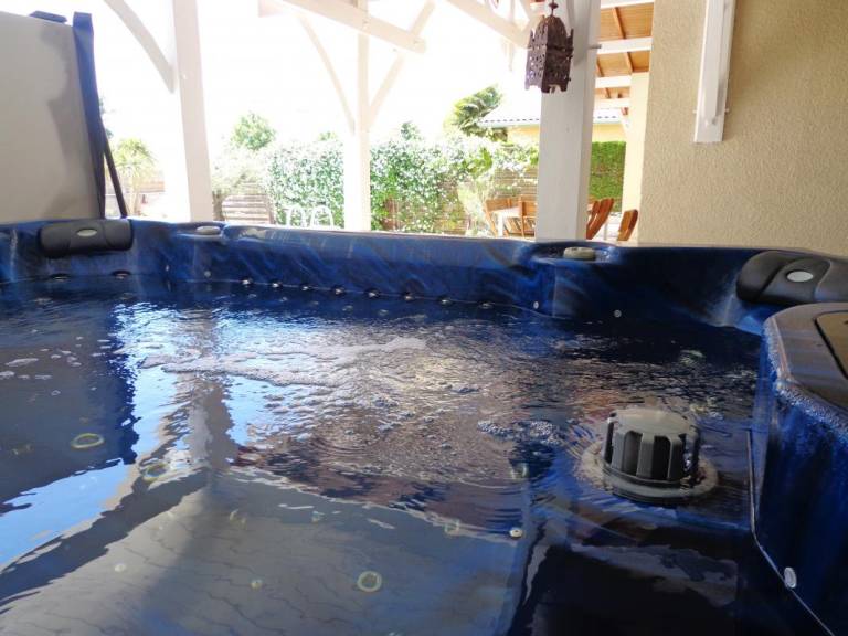Gite with barbecue, terrace & pool — photo 3