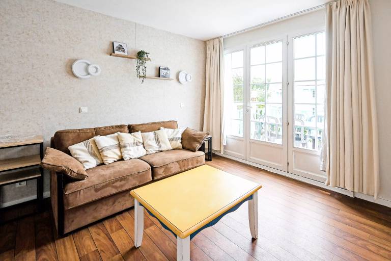 Apartment with sauna in Montreuil