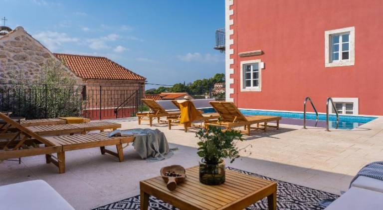 Lovely rental apartment with patio, private pool & yard | Suitable for remote work | Pets allowed — photo 3