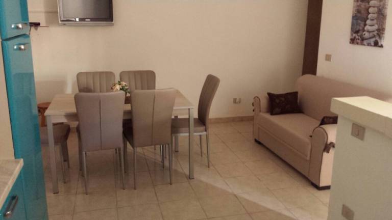 Apartment with garden — photo 3