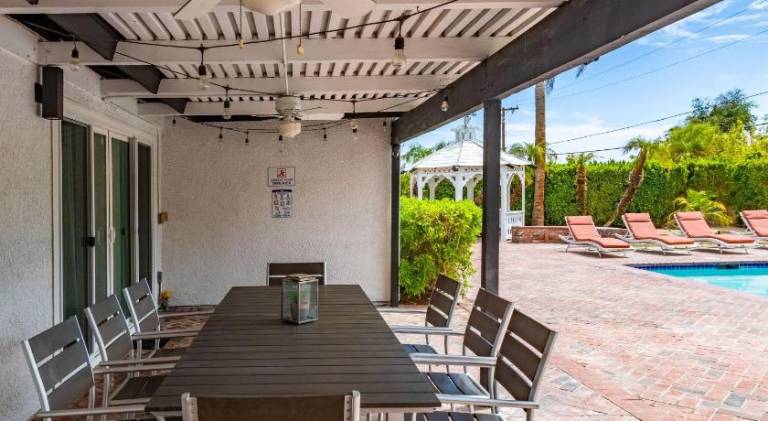 House with barbecue, patio & jacuzzi — photo 5