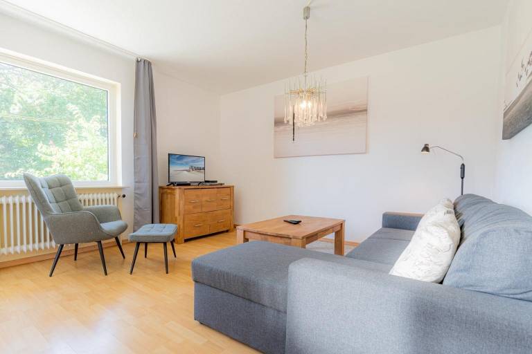 Rental apartment with yard & terrace — photo 4