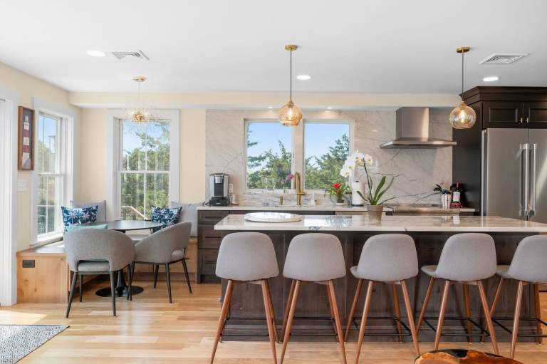 Children-friendly charming house with barbeque & patio | Water view | Close to the beach | Pets are welcome — photo 5