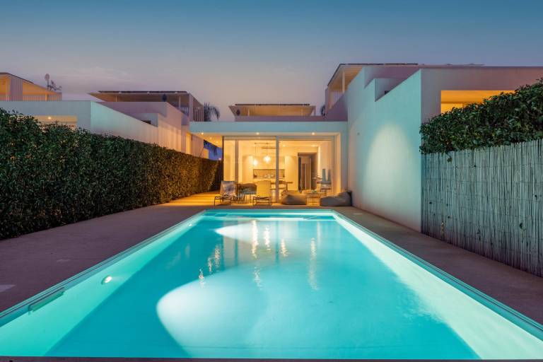Family-friendly wonderful villa with hot tub, yard & private pool | Dogs allowed — photo 3