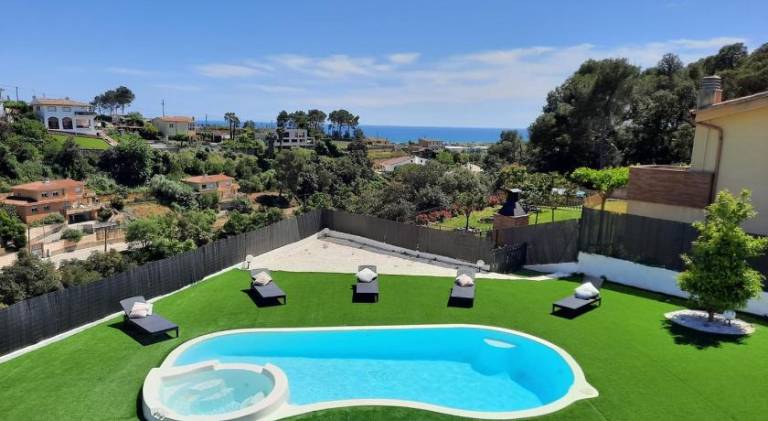 Lovely villa with pool & hot tub | Dogs allowed — photo 3