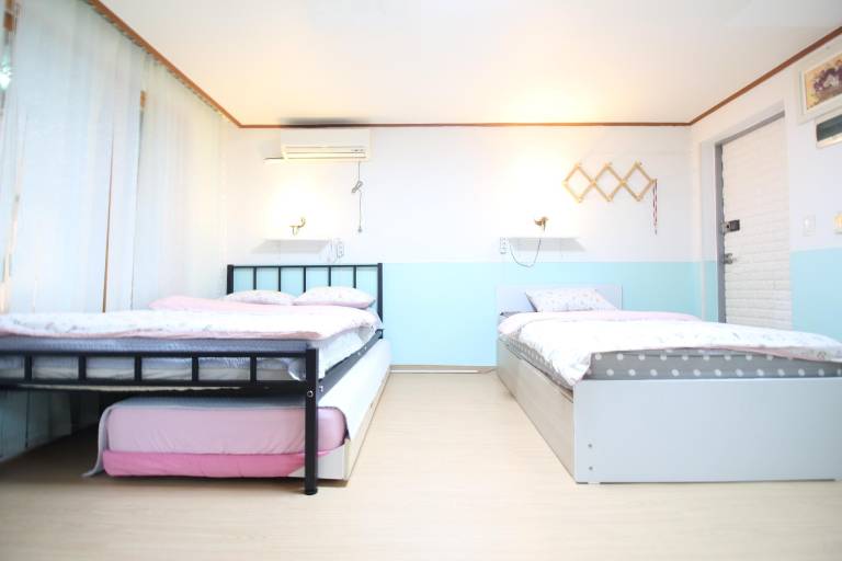 15NearAction@HongDae/ShinChon, Quiet GoodNight@Home in Seoul