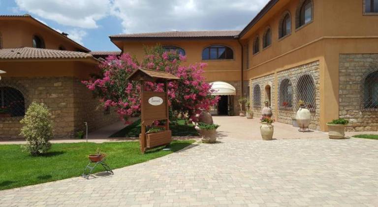 Farm with garden, BBQ & patio in Enna