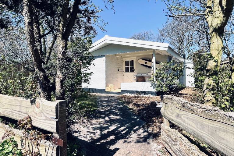 House with yard, BBQ & terrace in Callantsoog