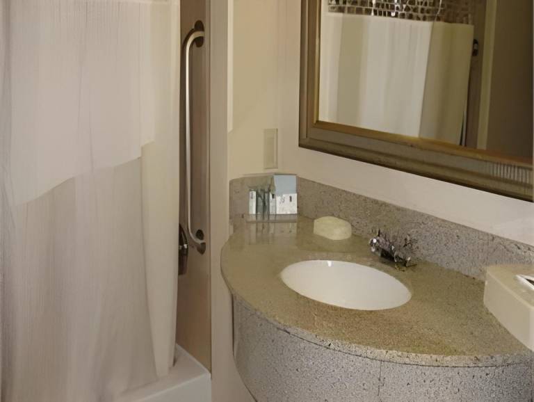 Hampton Inn & Suites Denton in Denton, TX
