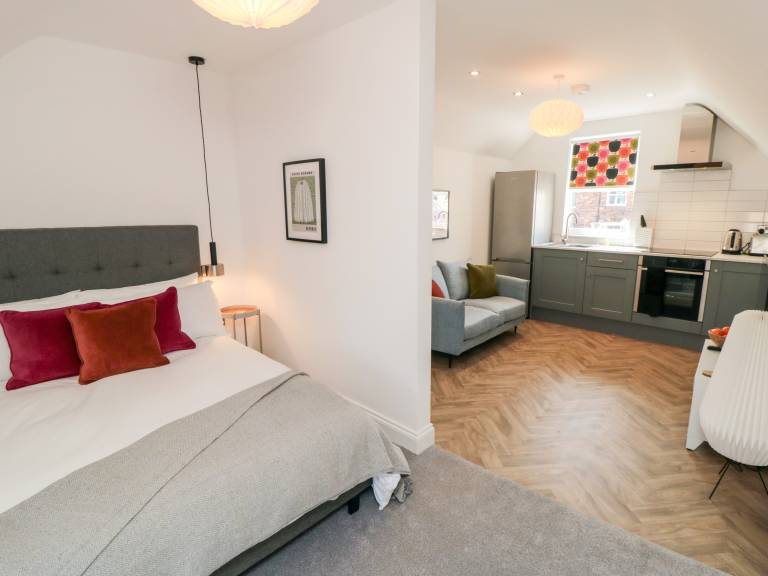 Cottage Cayton Bay