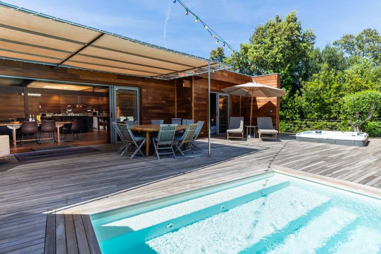 Villa with terrace, hot tub & private pool | Nature view — photo 4