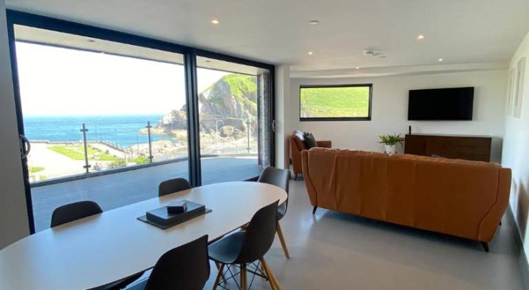 3 The View apartments Ilfracombe - Hot Tub, Parking, Lift, EV in Ilfracombe