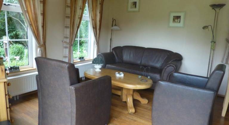 Pleasant chalet with terrace & garden | Pets are welcome — photo 3