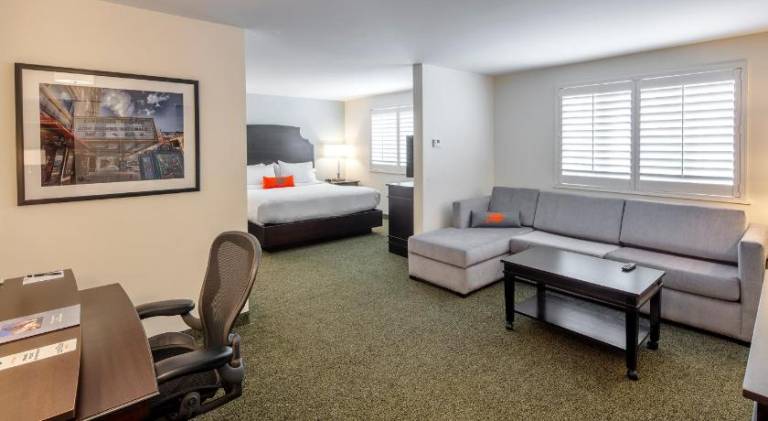 Collegian Hotel & Suites, Trademark Collection by Wyndham — photo 2