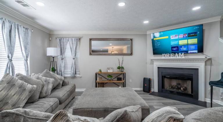 Vacation home with pool | Pet-friendly — photo 2