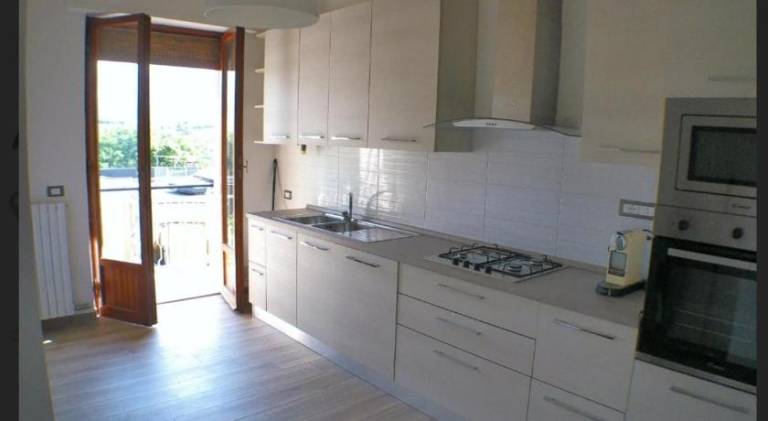 Charming holiday apartment with terrace | Dogs allowed in Carrara